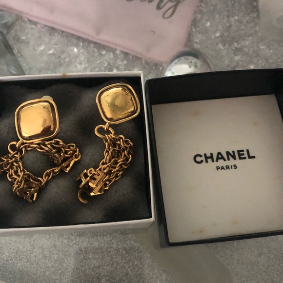 Vintage authentic Chanel clip on earrings dangle rare - Picture 1 of 6